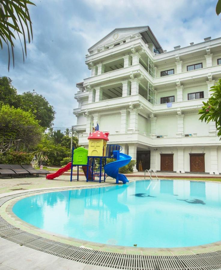 Euro Star Hotel Katunayaka Exterior foto
